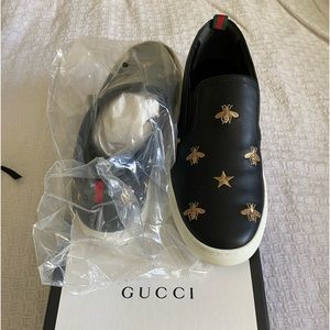 Authentic Gucci Slip on Bee Leather Men Sneakers US9.5